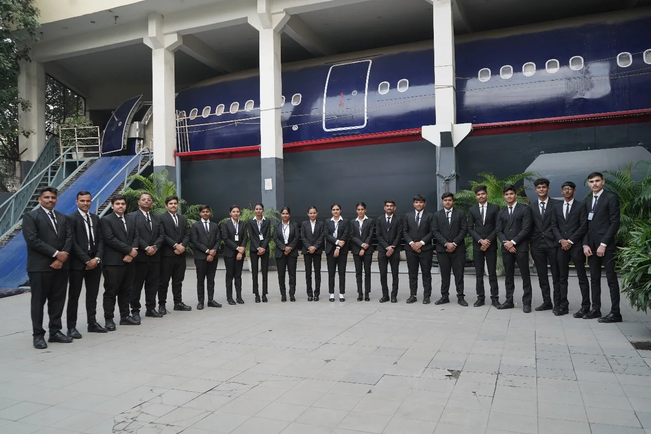 Cabin crew image 12
