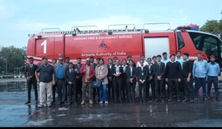 Cabin crew image 14